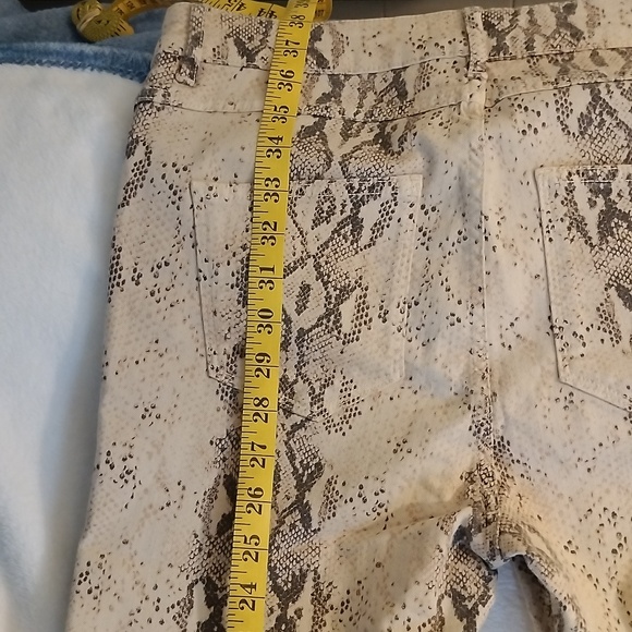 Zara Snakeskin Cropped Ankle Hem Jeans Women's 8 Read - Picture 4 of 6
